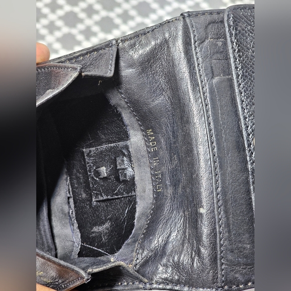 Chanel Leather Bifold wallet - Picture 6 of 13